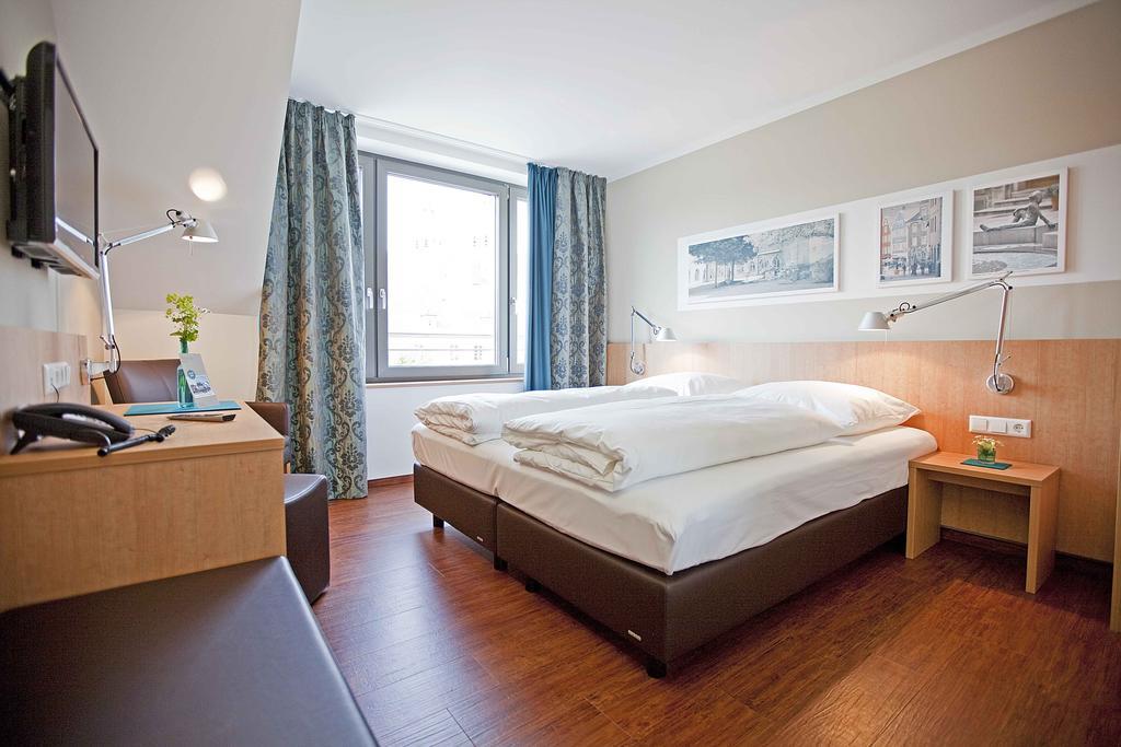 Sebcity Hotel Ellwangen Kamer foto