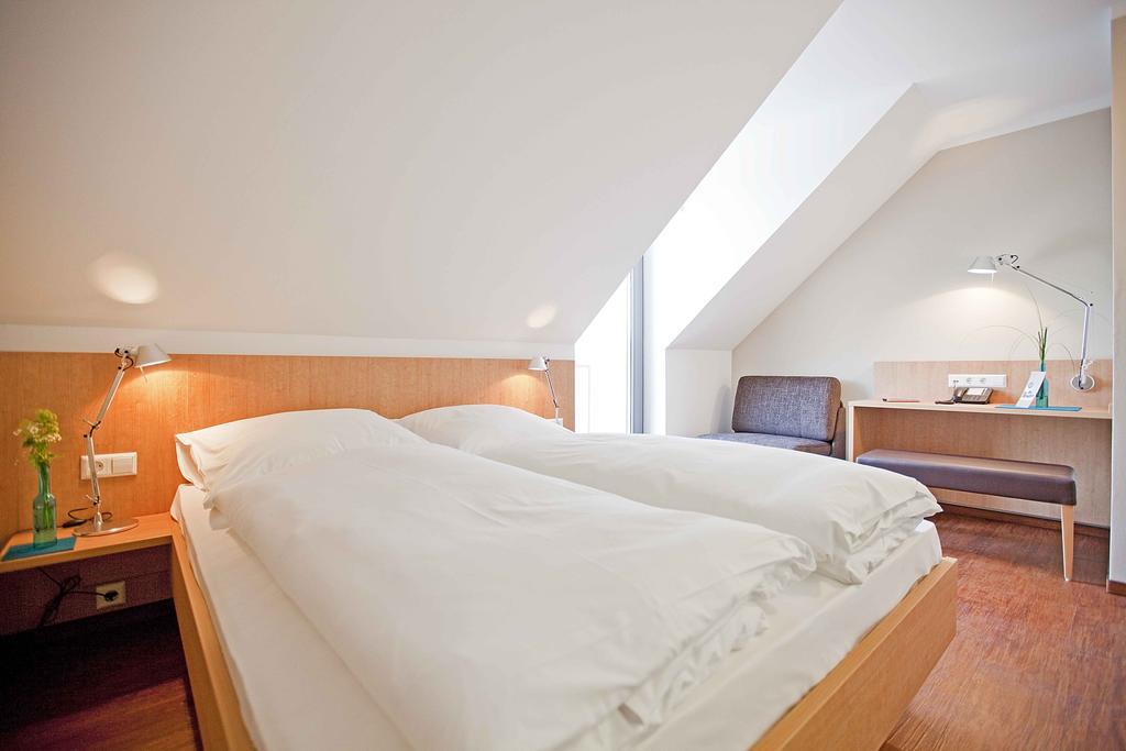 Sebcity Hotel Ellwangen Kamer foto